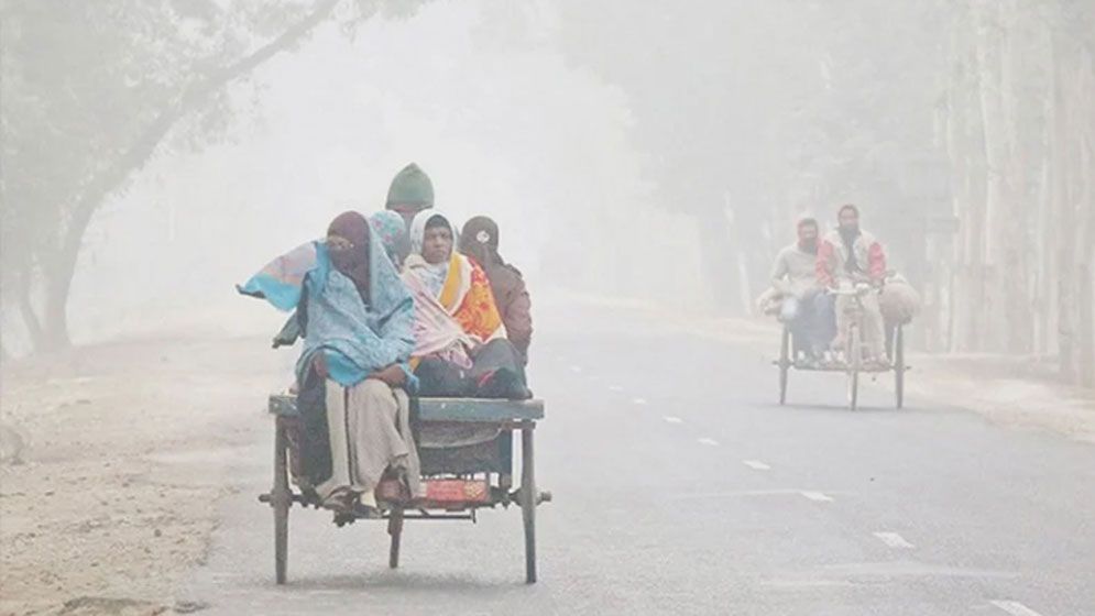 হিমেল হাওয়ায় কাঁপছে দেশ, কষ্টে শ্রমজীবীরা