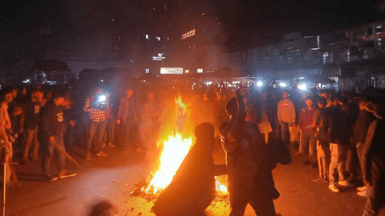 ব্যাপক সংঘর্ষের পর বরিশালে বাস চলাচল বন্ধ ঘোষণা
