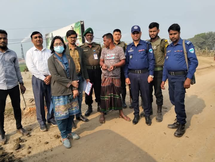 সরাইলে অবৈধভাবে কৃষিজমির মাটিকাটার দায়ে ১ লক্ষ টাকা জরিমানা।