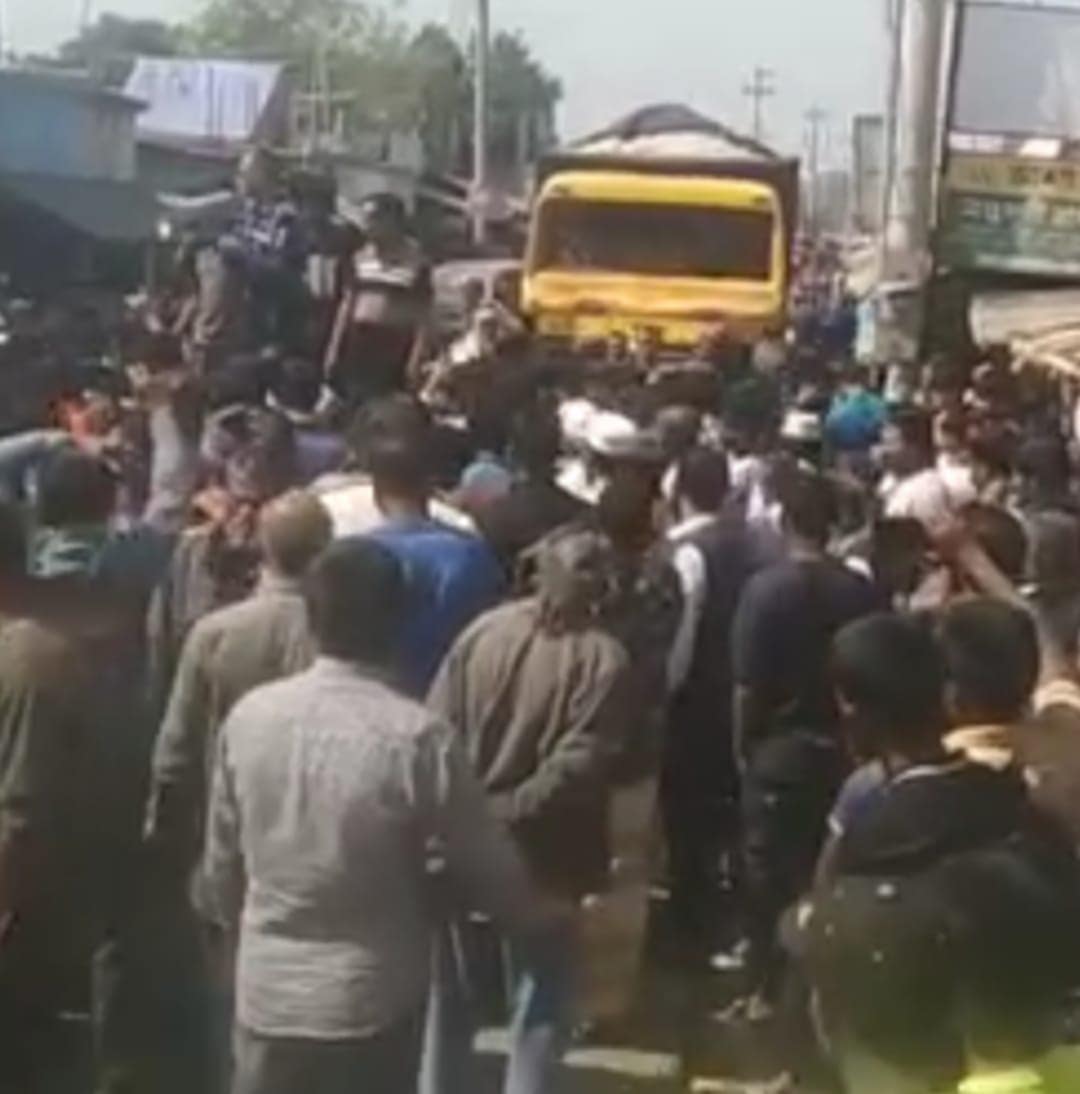 আত্রাইয়ে ট্রাকের ধাক্কায় প্রাণ গেল এক যুবকের, ট্রাকসহ চালক আটক