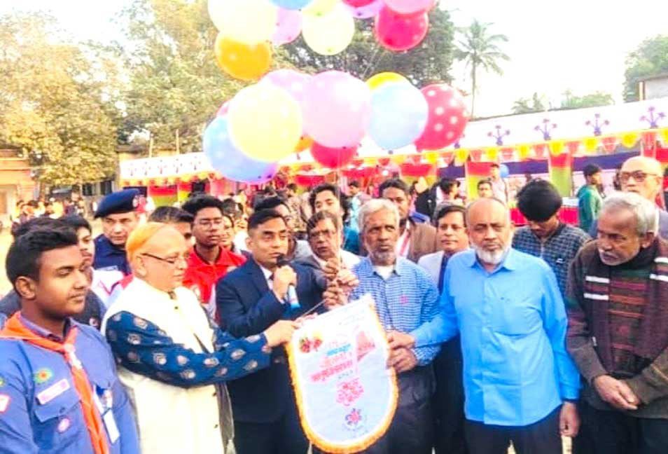 নওগাঁয় ৭ দিনব্যাপী অমর একুশে বইমেলা শুরু।