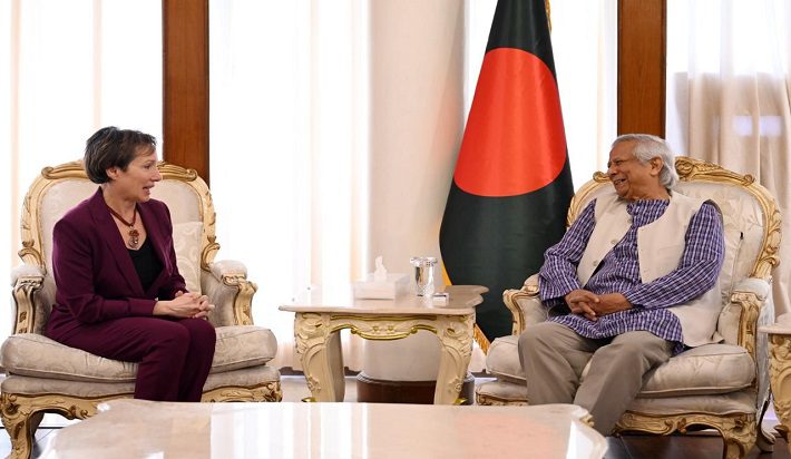 প্রতিশোধ নয়, শান্তি ও সম্প্রীতি বজায় রাখার আহ্বান প্রধান উপদেষ্টার