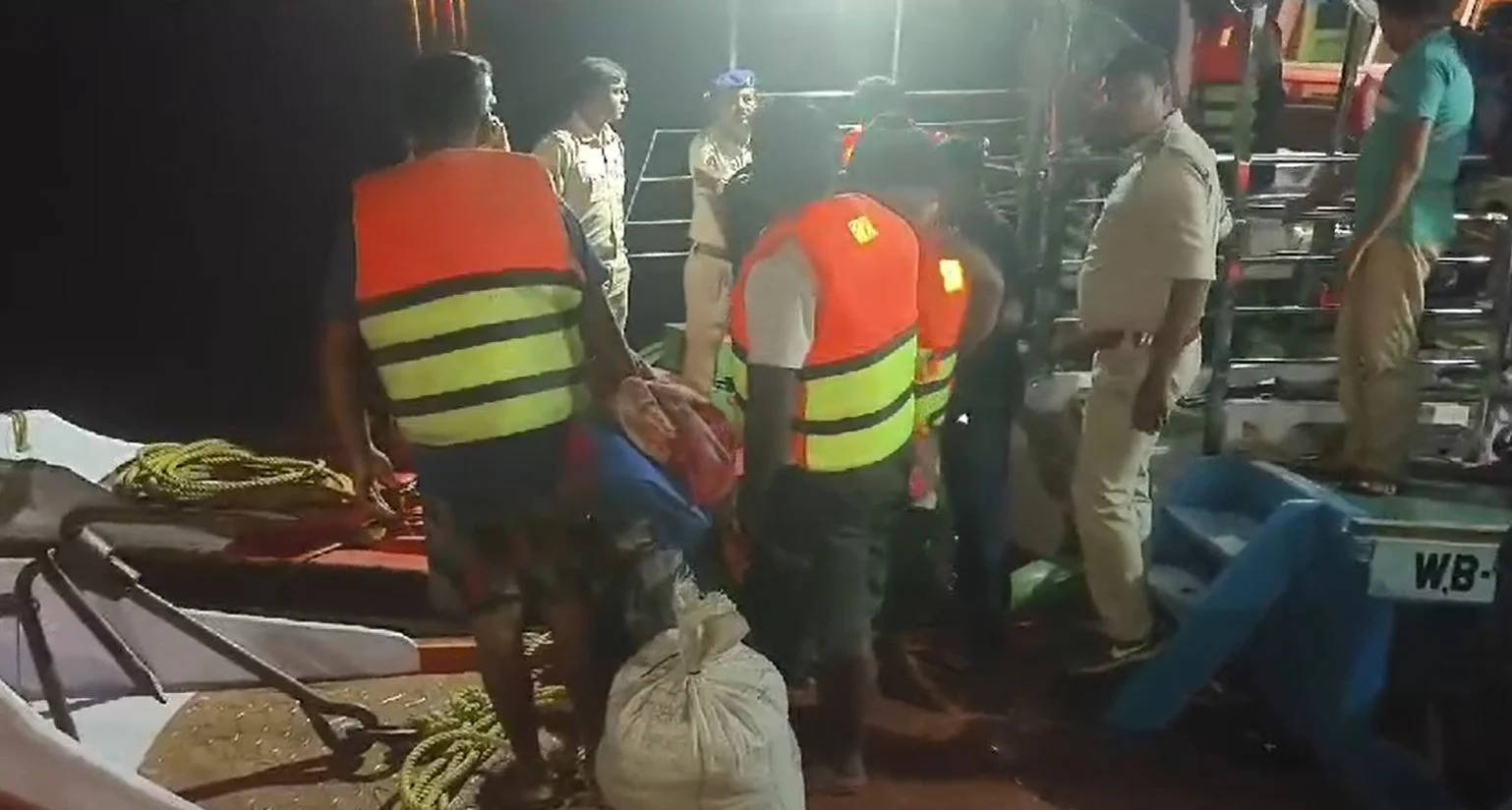বাংলাদেশি জাহাজ ফের ডুবল পশ্চিমবঙ্গের হুগলি নদীতে