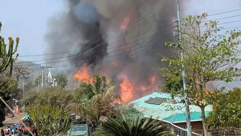 সাজেকে পুড়ে ছাই ৯৪ রিসোর্ট রেস্তোরাঁ দোকান