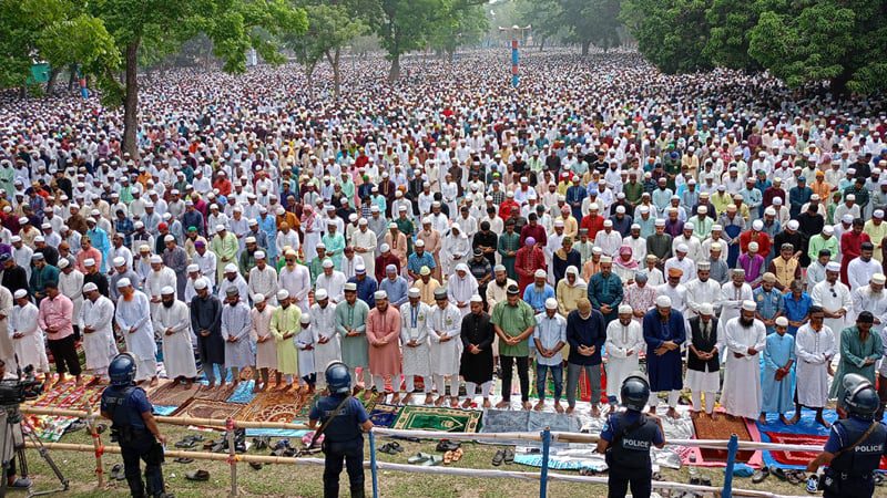 শোলাকিয়ায় ঈদের জামাতে ৬ লাখ মুসল্লি