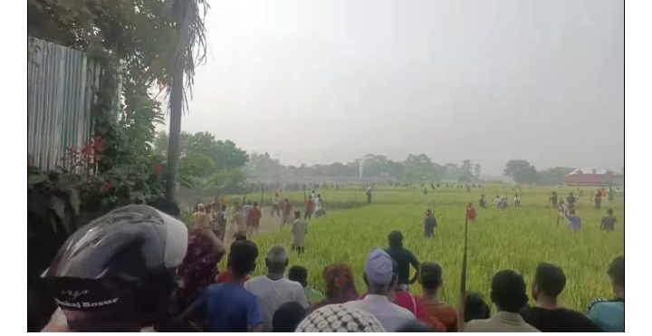 দুই গোষ্ঠীর দফায় দফায় সংঘর্ষে  আহত ৪০, ২০টি বসতঘরে ভাংচুর ও অগ্নিসংযোগ