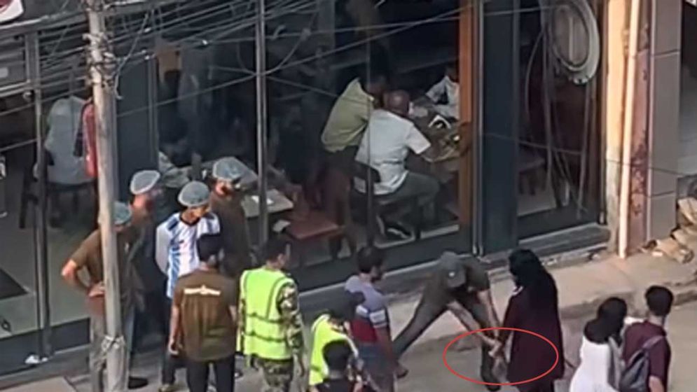 তরুণীকে মারধরের ভিডিও ভাইরাল