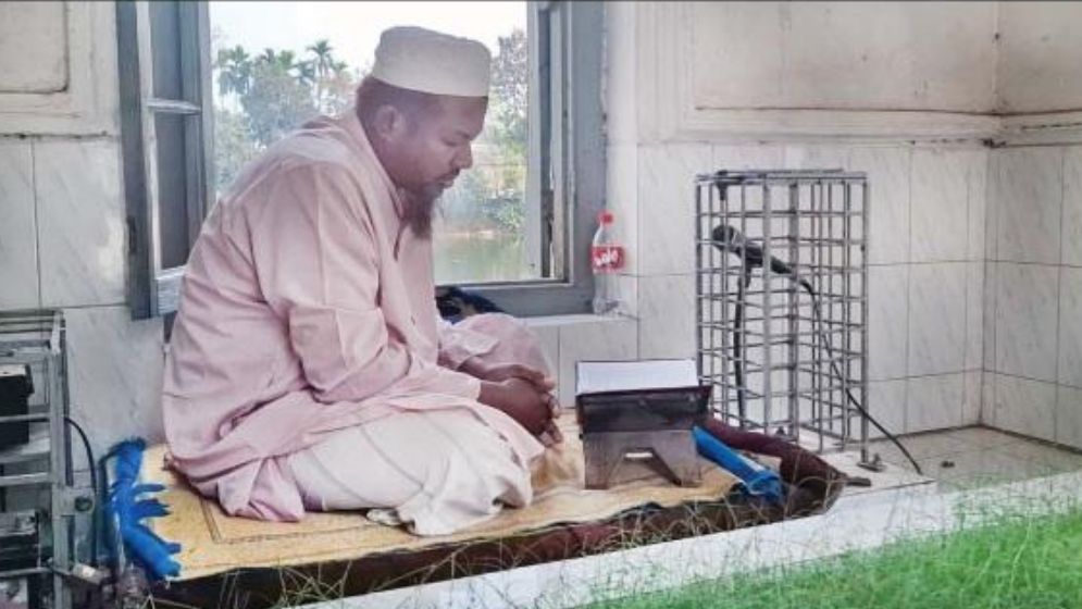 ৯৮ বছর ধরে চলছে কুরআন তিলাওয়াত