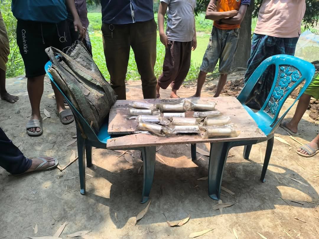 সিরাজগঞ্জে ১২টি টিয়ারশেল উদ্ধার