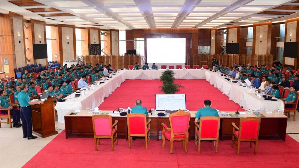 বাসায় তল্লাশি চালিয়ে আওয়ামী সন্ত্রাসী গ্রেফতারের নির্দেশ