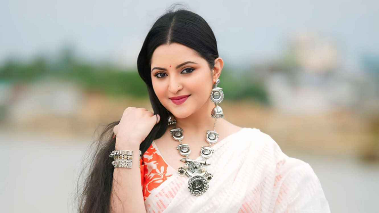 পরীমণির বিরুদ্ধে জিডি