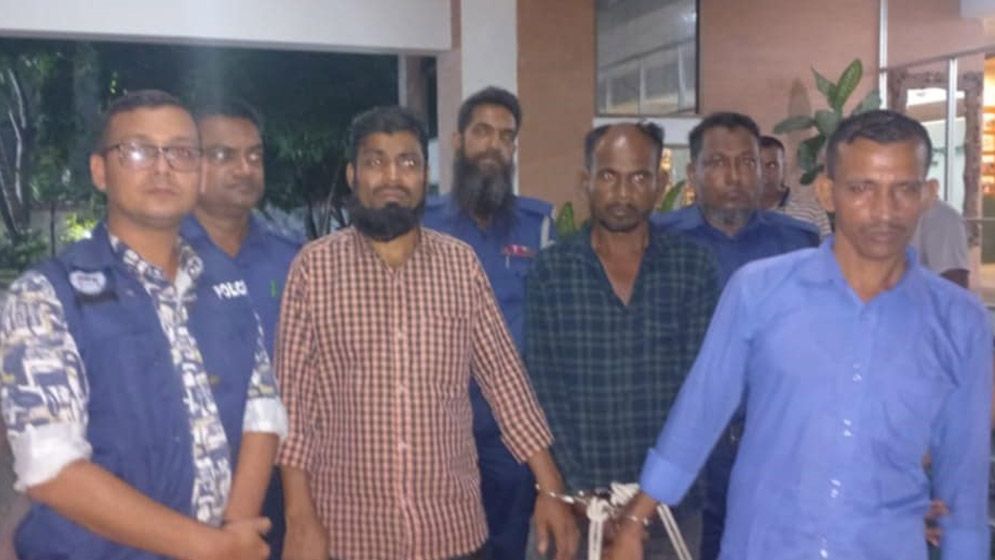 বানারীপাড়ায় তিন ডাকাত গ্রেফতার