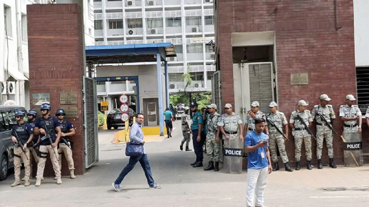 সচিবালয়ে কঠোর নিরাপত্তা জোরদার, ঢুকতে পারেননি সাংবাদিকরা