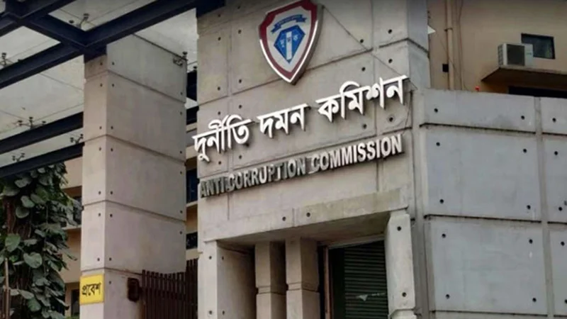 যাচাই-বাছাই ছাড়াই ফেসবুকে পোস্ট দিয়েছেন হাসনাত: দুদক