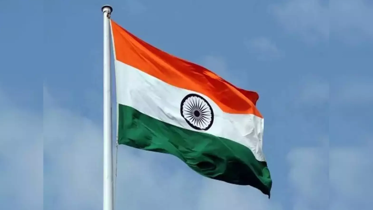যুক্তরাষ্ট্রের বিমানবন্দরে ভারতীয় তরুণের হাত-পা বাঁধল পুলিশ