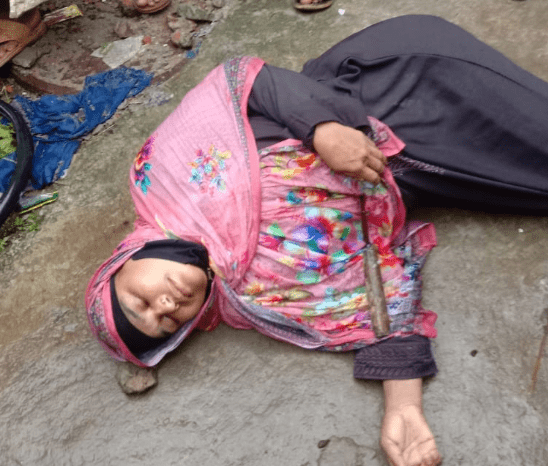 বিয়ের দাবিতে প্রেমিকের বাড়ির সামনে আত্মহত্যার চেষ্ঠা