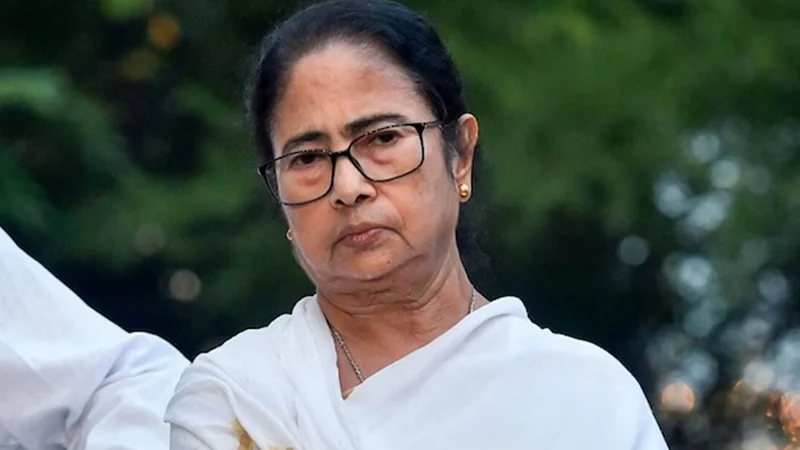 বাংলা ভাষাকে ‘বাংলাদেশি ভাষা’ বলায় ক্ষোভ মমতার