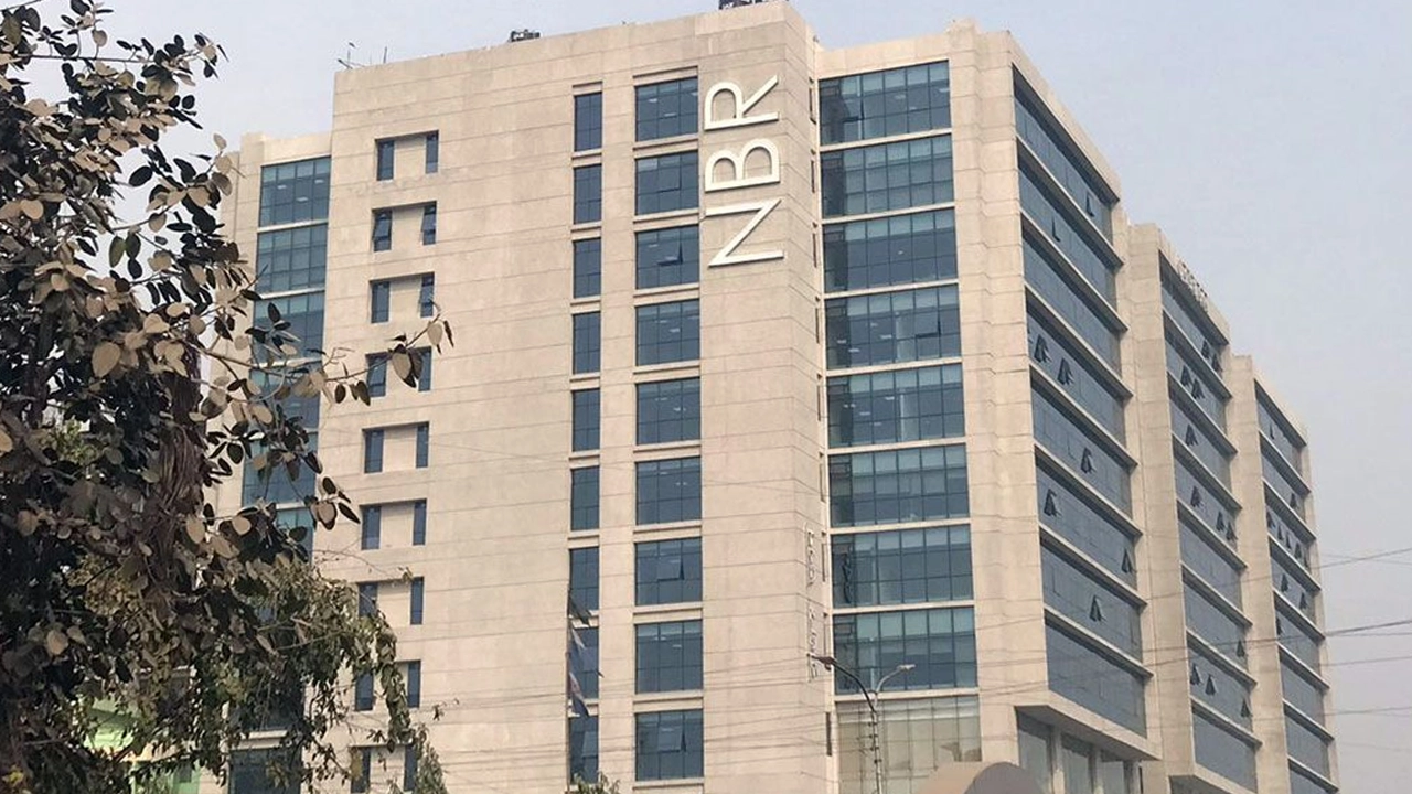 বিশেষ কর সুবিধা চায় প্রশাসন ক্যাডার