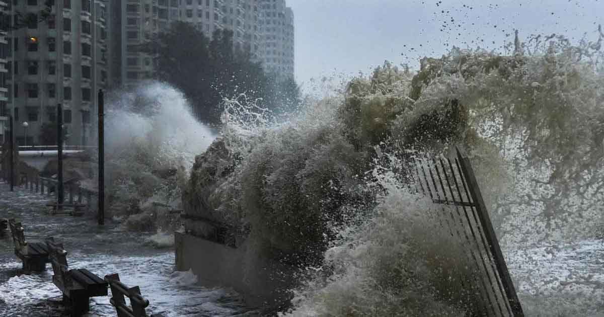 চীনে আঘাত হানলো শক্তিশালী টাইফুন ‘মাতমো’