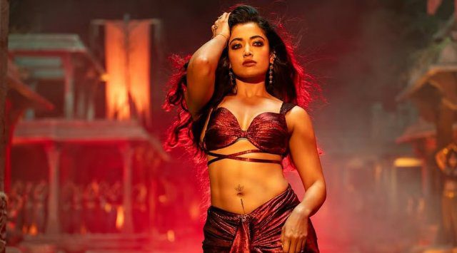 দিনে ১২ ঘণ্টা কাজ করেও ক্লান্তি নেই রাশমিকার!