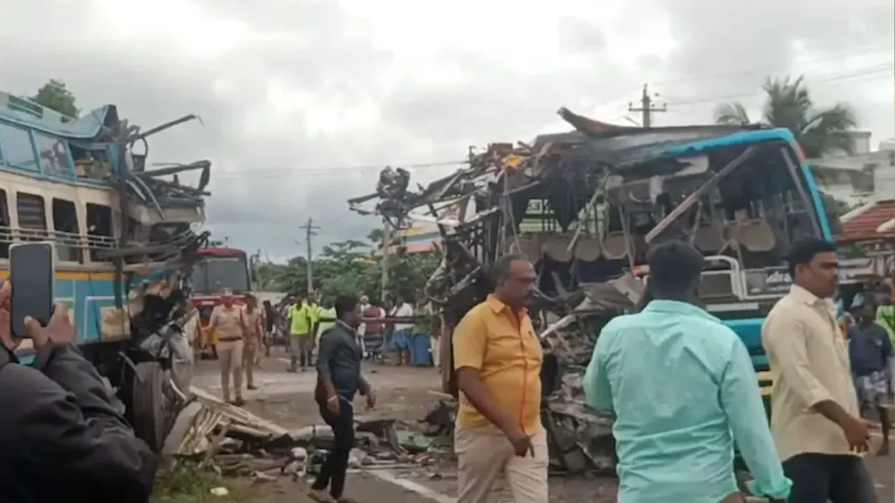 ভারতে দুই বাসের মুখোমুখি সংঘর্ষে নিহত ৬, আহত ২৮
