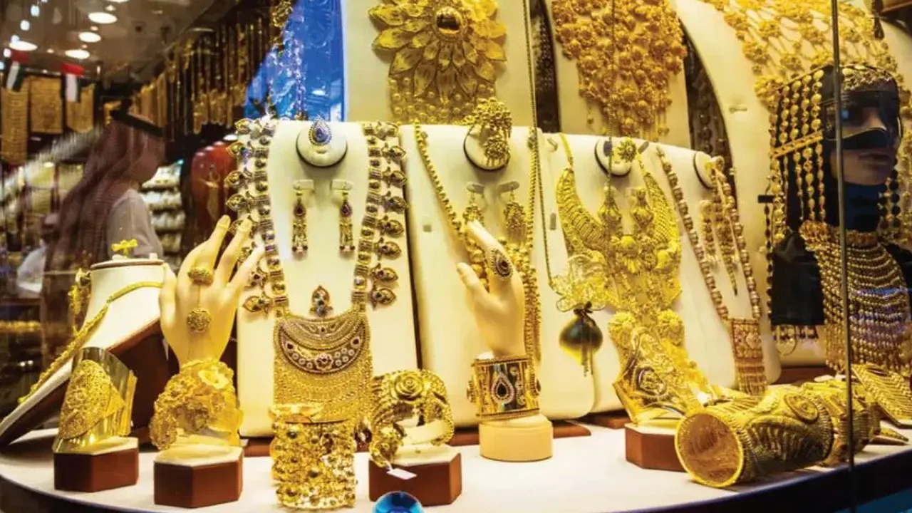 স্বর্ণের নতুন দাম নির্ধারণ, শুক্রবার থেকে কার্যকর