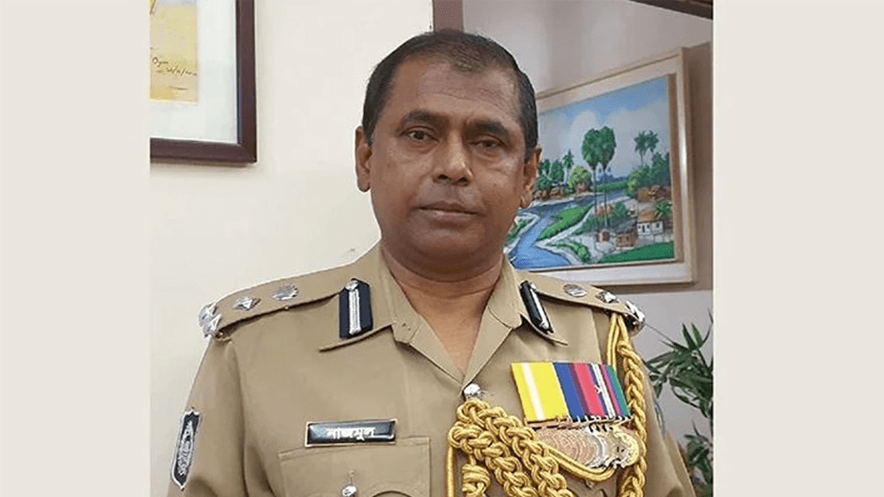 সাবেক ডিআইজি শেখ নাজমুল আলমের দেশত্যাগে নিষেধাজ্ঞা