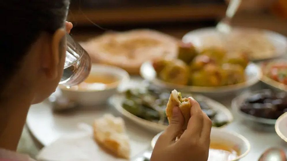 ইফতারের পর ক্লান্তি দূর করবেন যেভাবে
