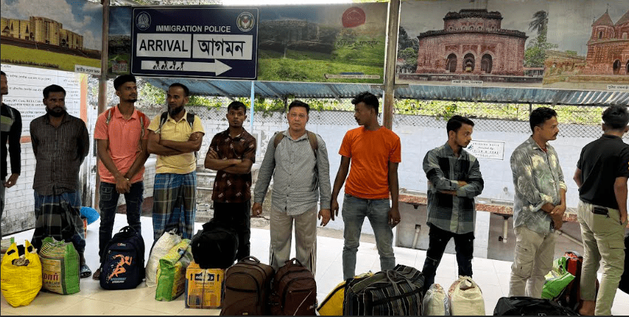 বেনাপোল দিয়ে দেশে ফিরল ৩৩ জন বাংলাদেশী নাগরিক